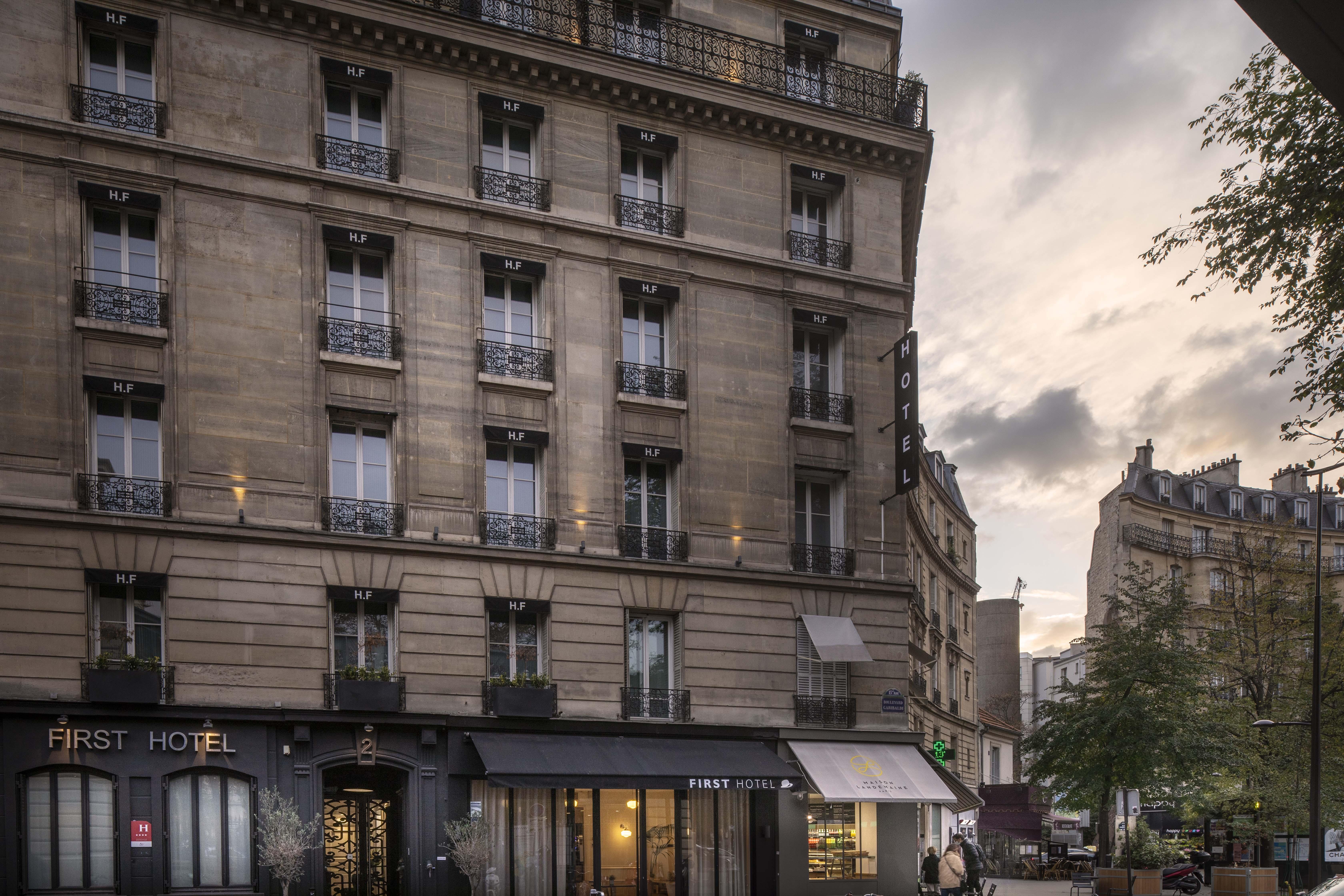 First Hotel Paris Tour Eiffel Exterior foto